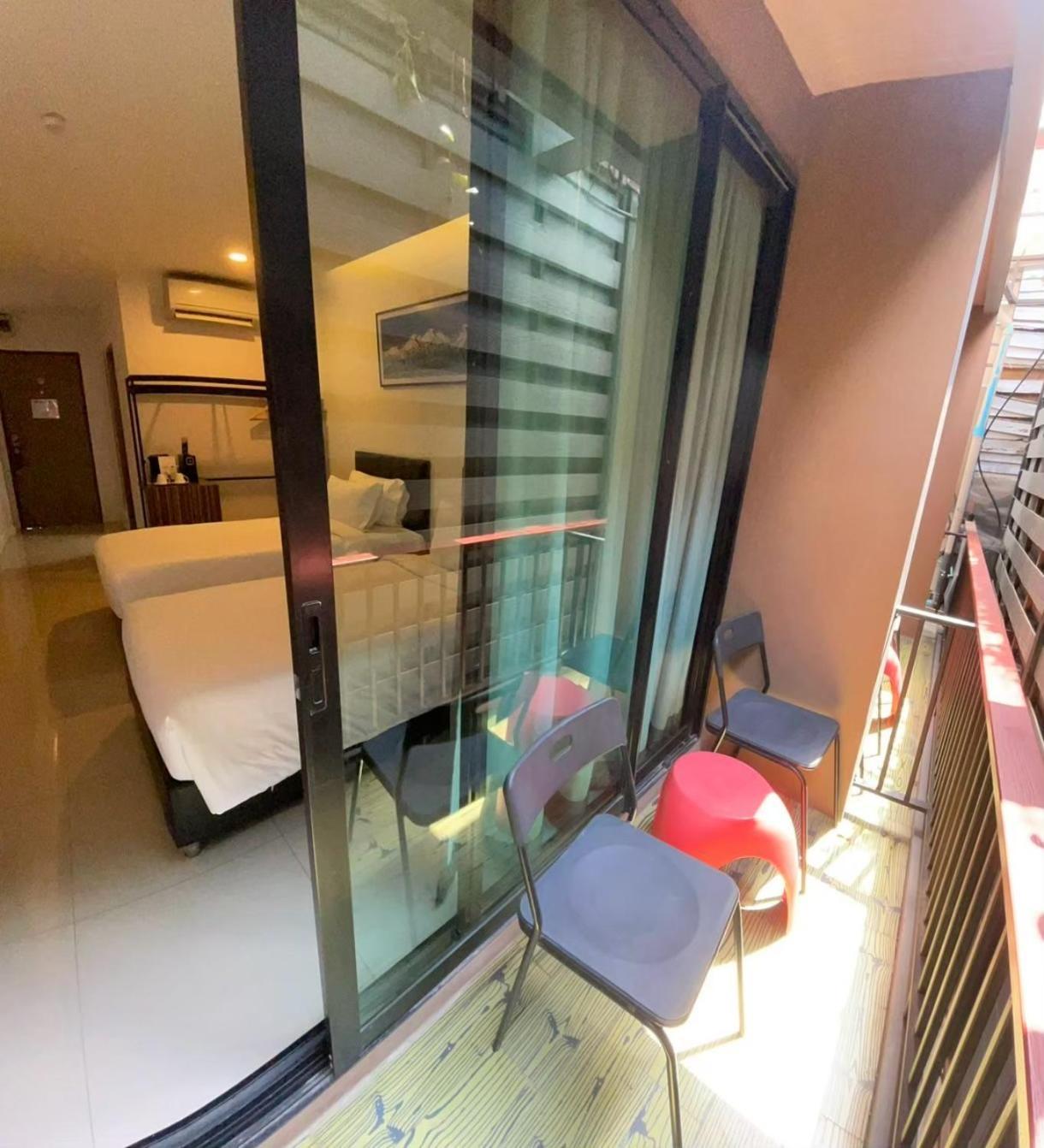 Red Door Samsen Hotel, Bangkok Exterior foto